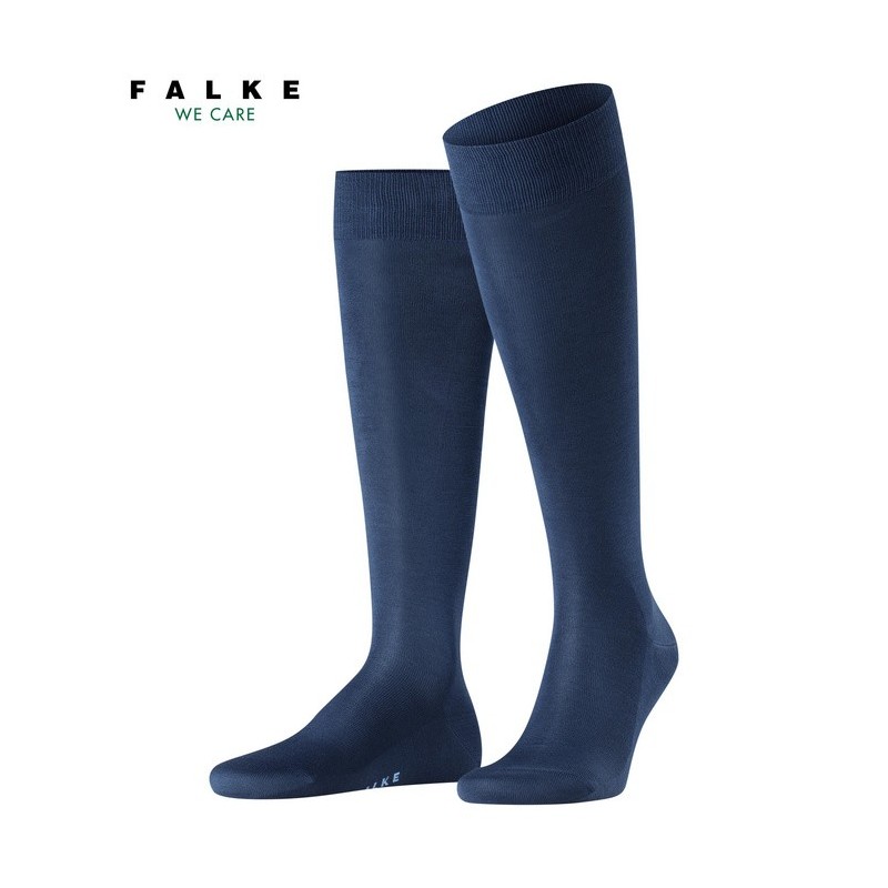 Une chaussette haute en coton de la marque Falke