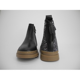 WONDER BOOTS
