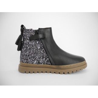 WONDER BOOTS