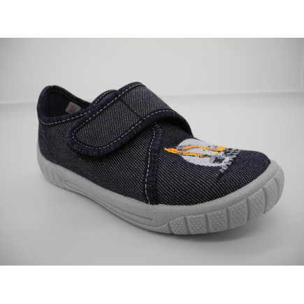 Chausson, chaussure d'intérieur, pour l'école ou la maison.